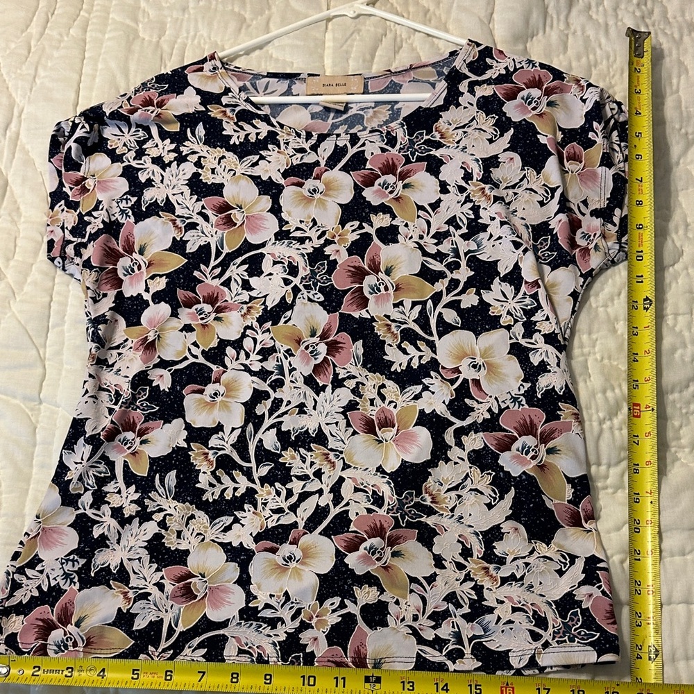 Floral Short Sleeve Top - Black and Pink